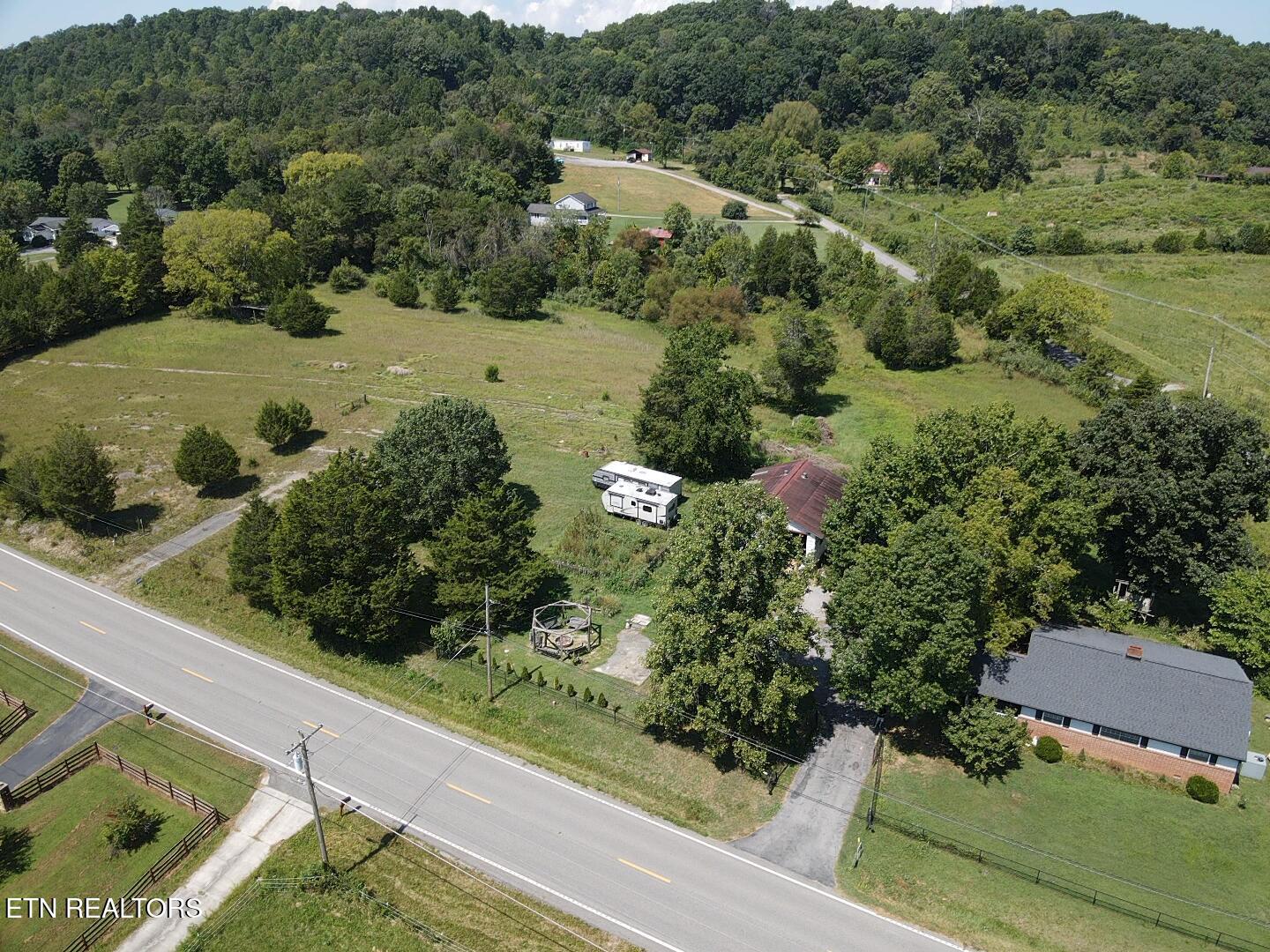 549 Raccoon Valley Road Powell, TN 37849 - Photo 35 of 42 YFLZ4359