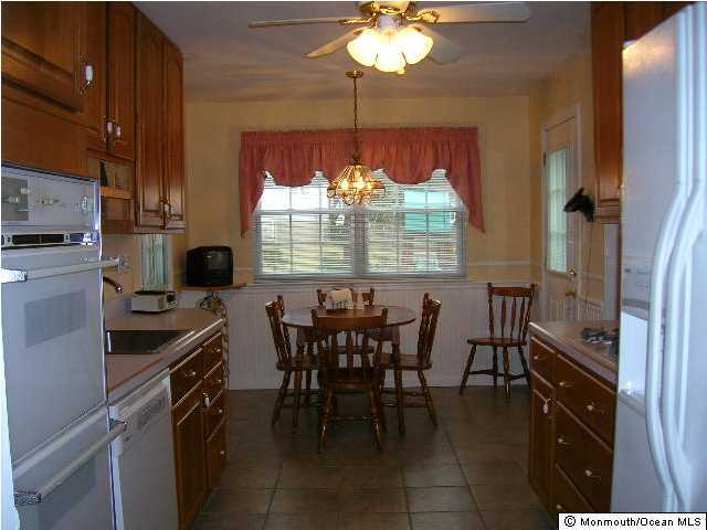 513 Roxbury Road Middletown, NJ 07718 - Photo 3 of 3 Additional Photo
