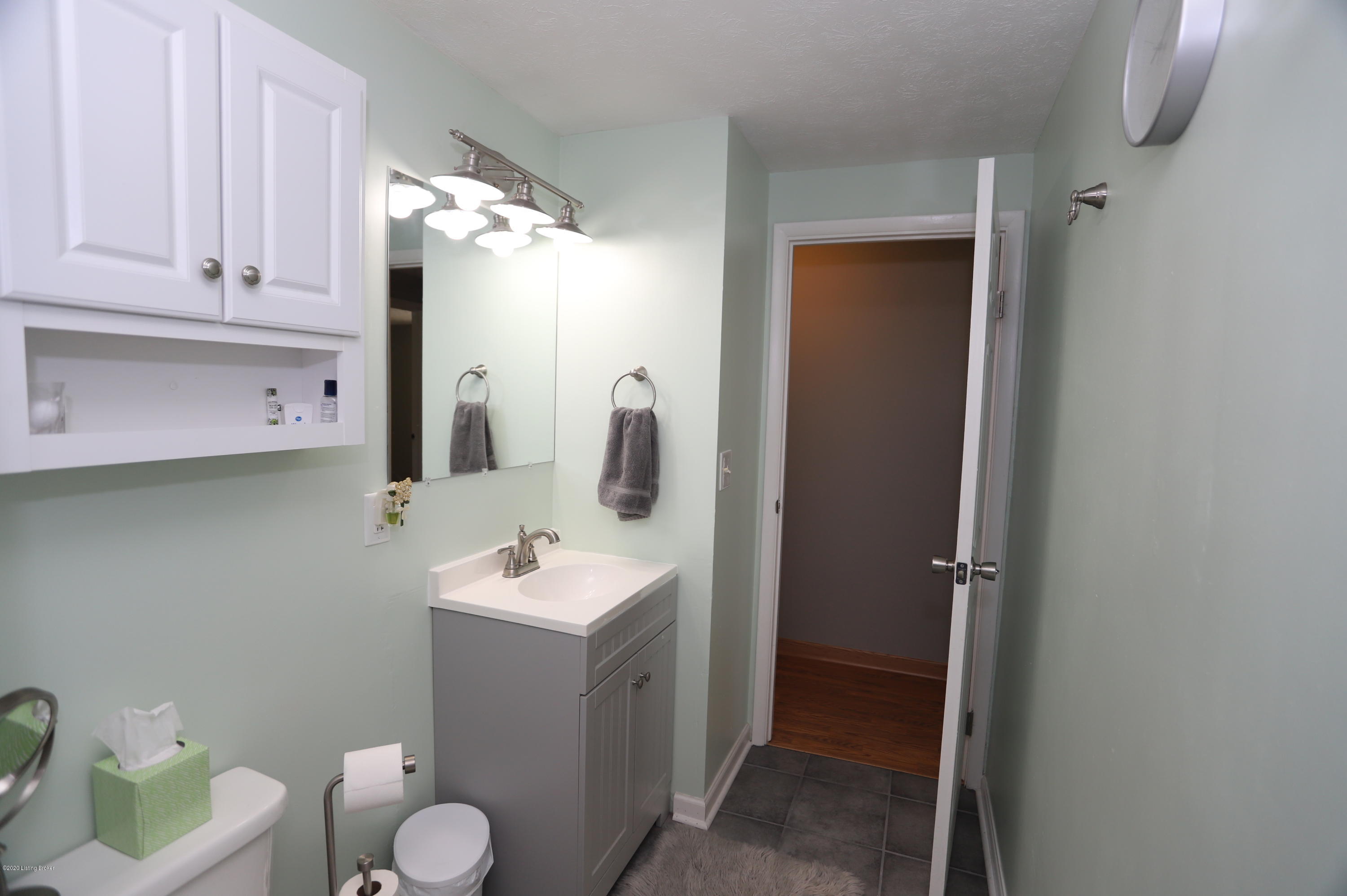 9528 Fairground Road Louisville, KY 40291 - Photo 20 of 55 full bath