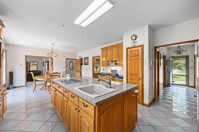 $799,999 | 517 East Waters Edge Drive, Shiloh, IL 62221