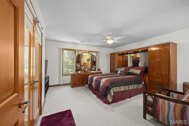 $799,999 | 517 East Waters Edge Drive, Shiloh, IL 62221