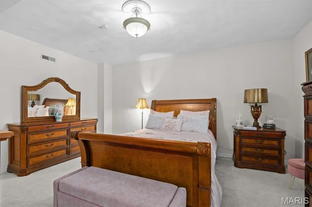 $799,999 | 517 East Waters Edge Drive, Shiloh, IL 62221