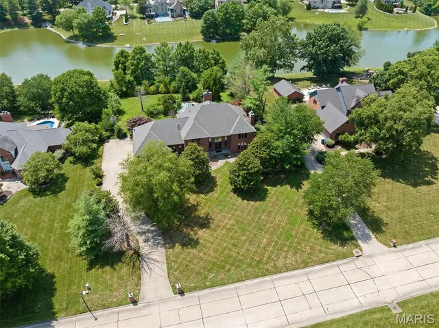 $799,999 | 517 East Waters Edge Drive, Shiloh, IL 62221