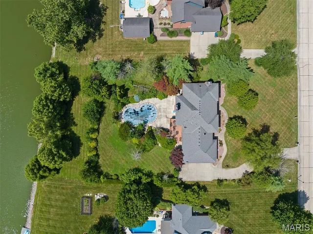 $799,999 | 517 East Waters Edge Drive, Shiloh, IL 62221