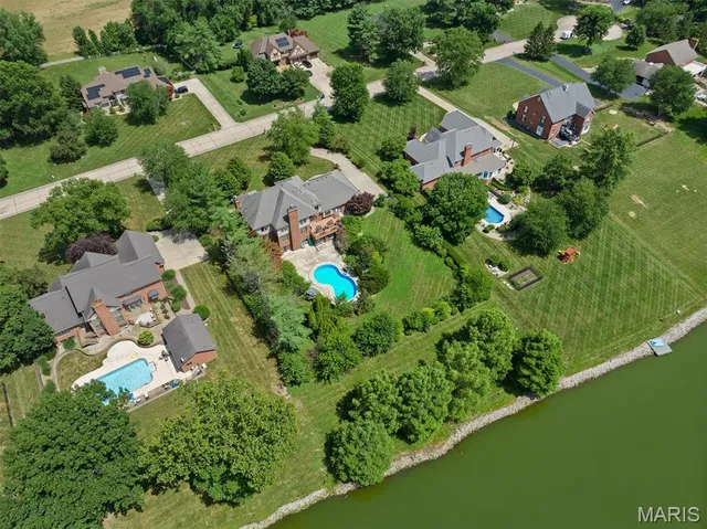 $799,999 | 517 East Waters Edge Drive, Shiloh, IL 62221