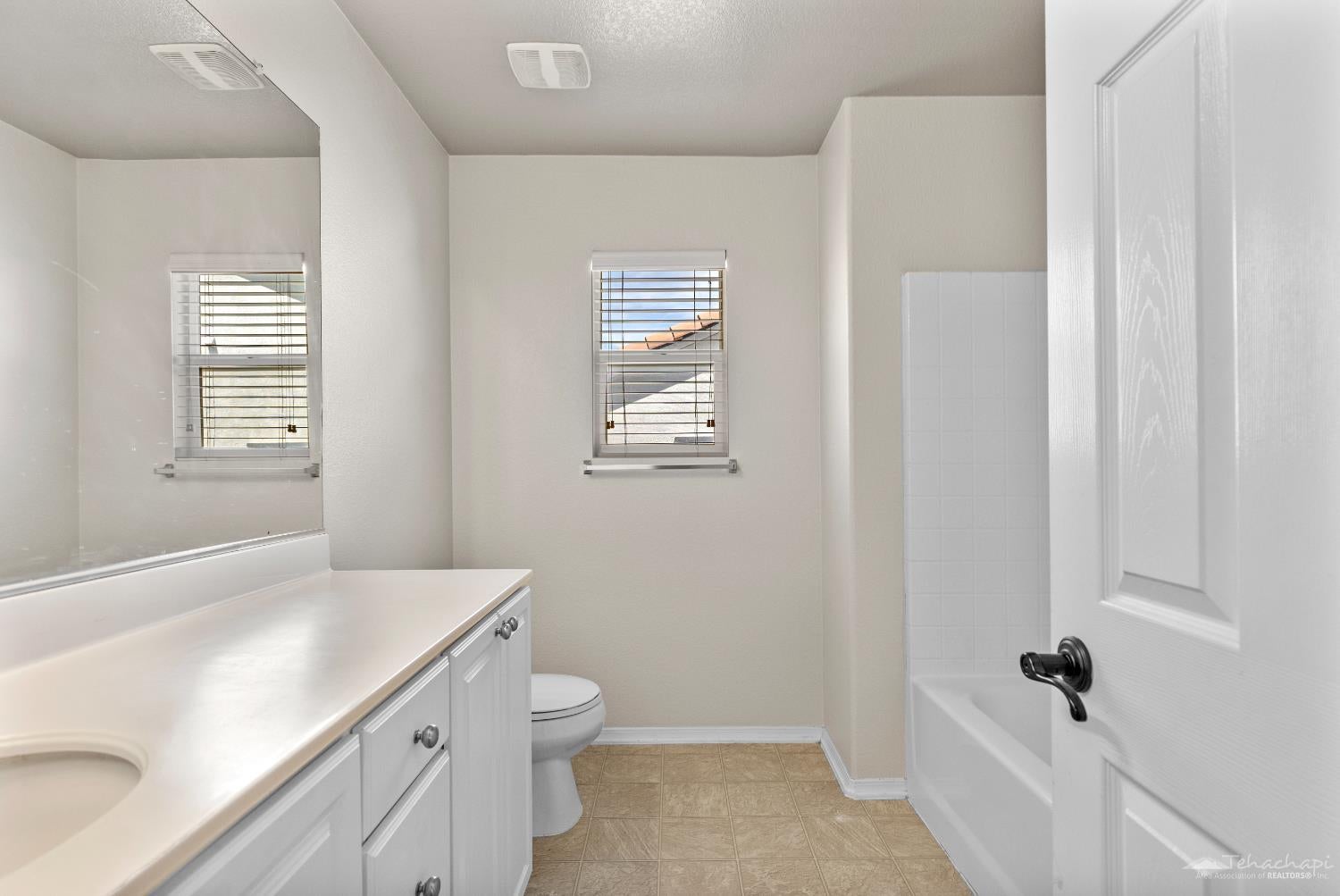 1438 Wild Olive Road Tehachapi, CA 93561 - Photo 31 of 55 Upstairs full bath...