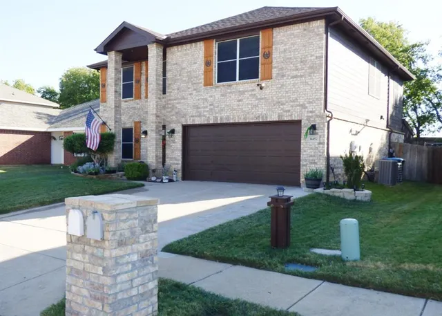 $421,500 | 8452 Hawkview Drive, Fort Worth, TX 76179