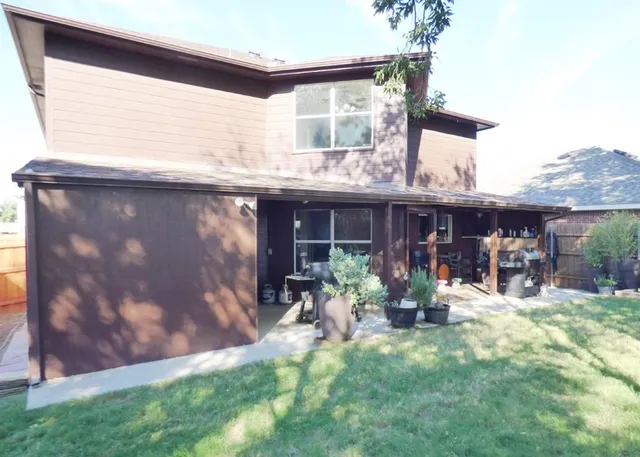 $421,500 | 8452 Hawkview Drive, Fort Worth, TX 76179