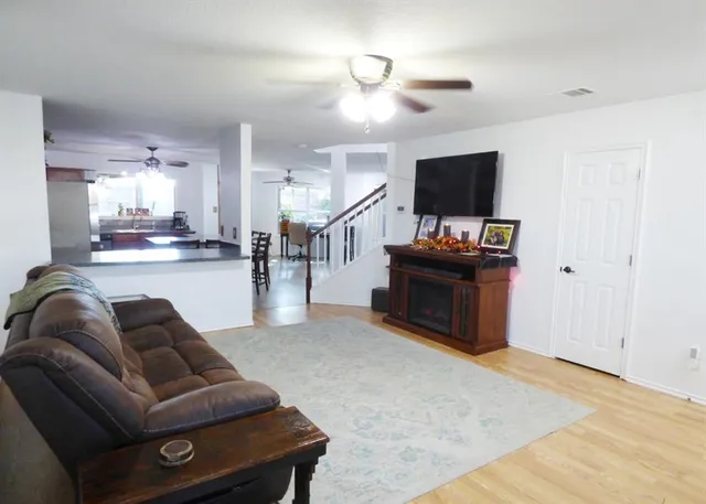 $421,500 | 8452 Hawkview Drive, Fort Worth, TX 76179