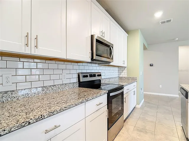 $2,000 | 928 Cambridge Square, Winter Haven, FL 33881