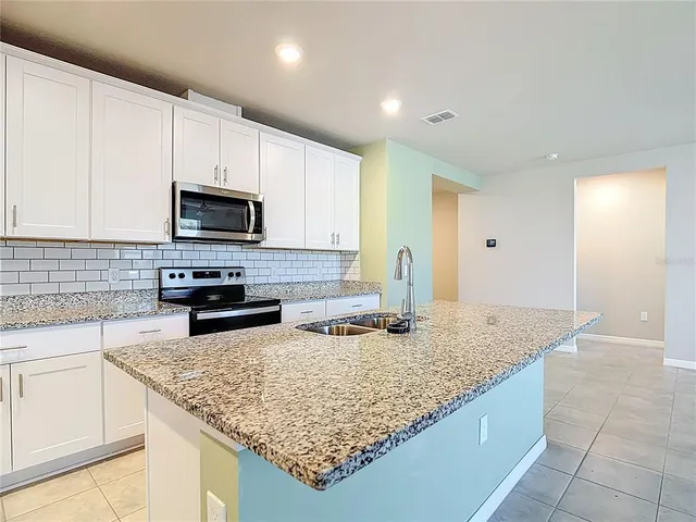 $2,000 | 928 Cambridge Square, Winter Haven, FL 33881