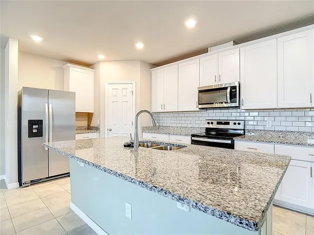 $2,000 | 928 Cambridge Square, Winter Haven, FL 33881