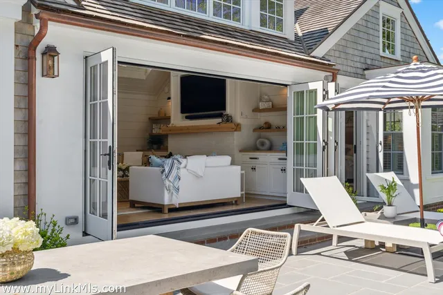 $9,499,000 | 43 Peases Point Way South, Edgartown, MA 02539