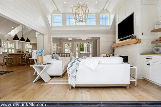 $9,499,000 | 43 Peases Point Way South, Edgartown, MA 02539