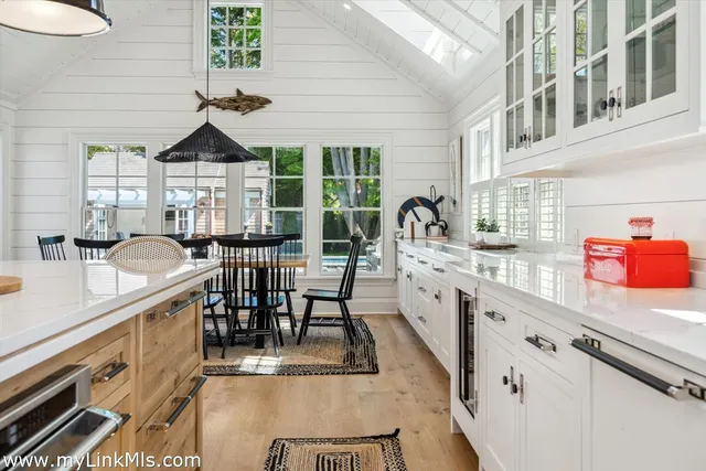 $9,499,000 | 43 Peases Point Way South, Edgartown, MA 02539