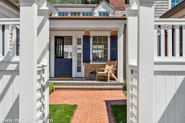 view of front door of house