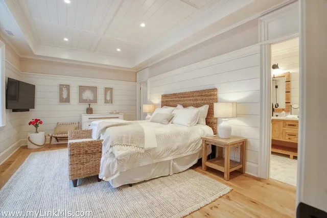 $9,499,000 | 43 Peases Point Way South, Edgartown, MA 02539