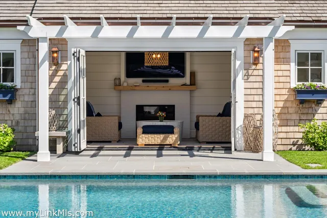 $9,499,000 | 43 Peases Point Way South, Edgartown, MA 02539