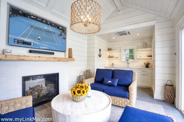 $9,499,000 | 43 Peases Point Way South, Edgartown, MA 02539