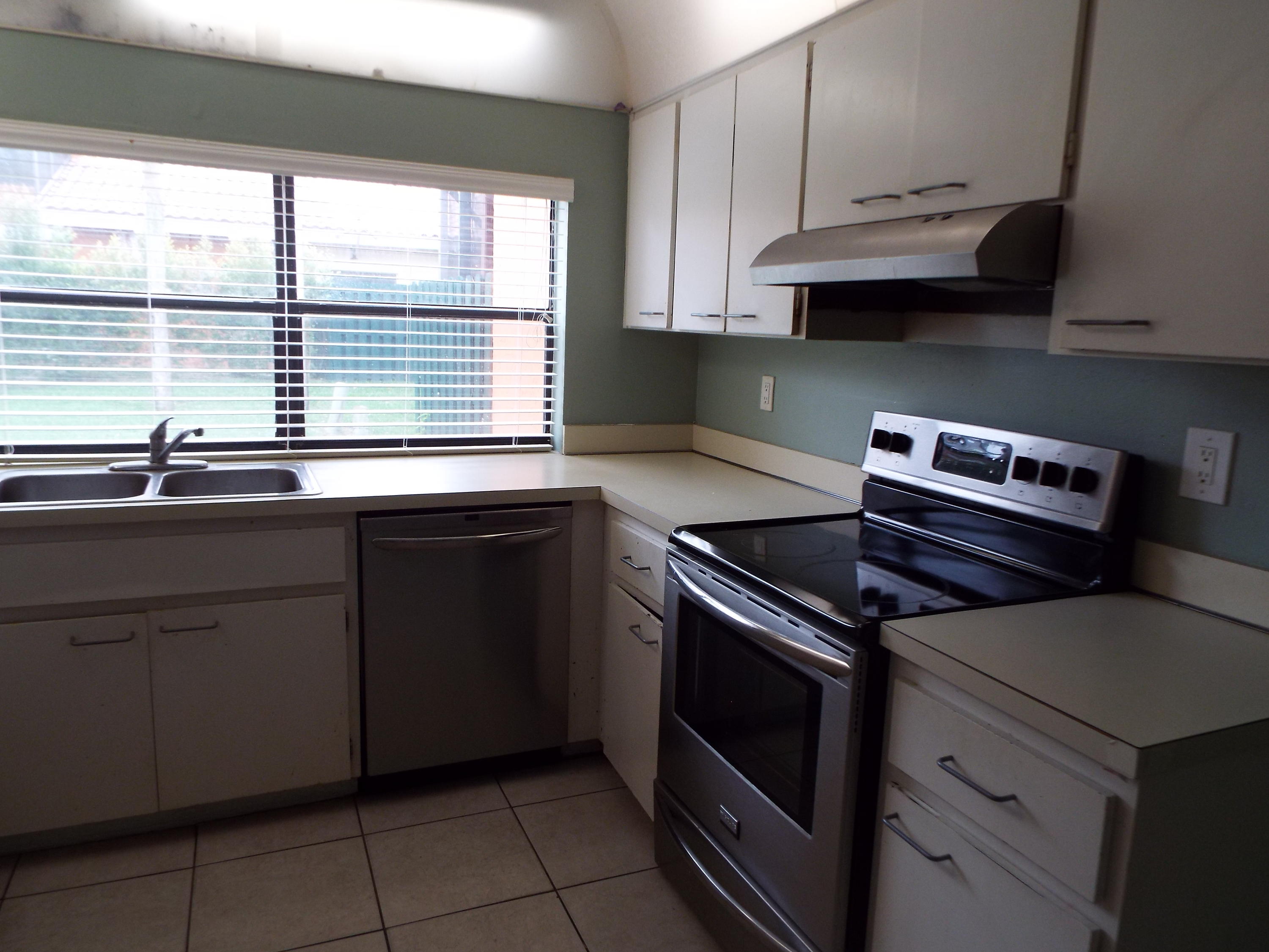 20876 Vía Madeira Boca Raton, FL 33433 - Photo 2 of 12 DSCF0769
