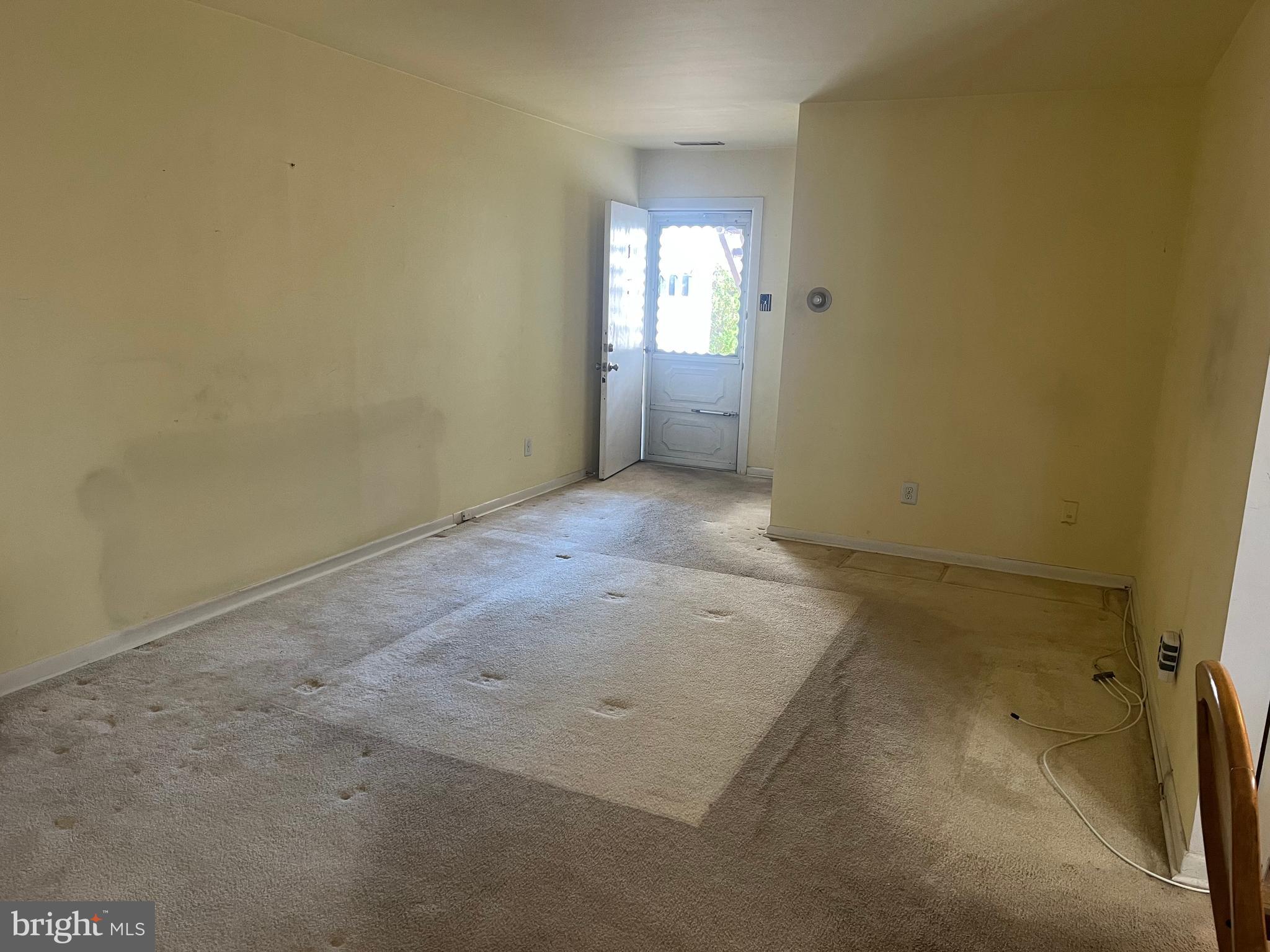 411 Stiles Avenue, Unit B1 Maple Shade, NJ 08052 - Photo 10 of 19 Living Room