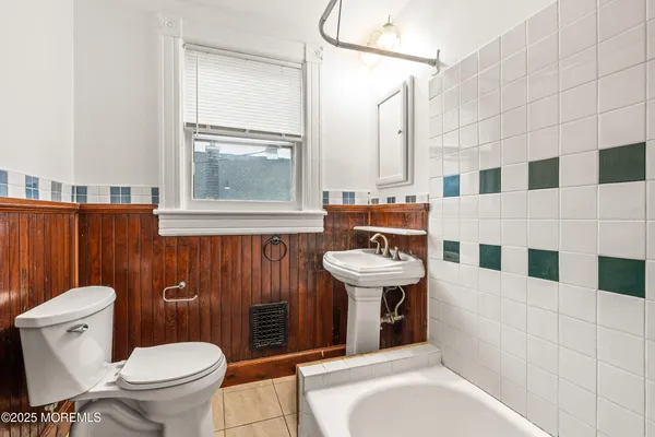 $3,300 | 50 Peters Place, Red Bank, NJ 07701