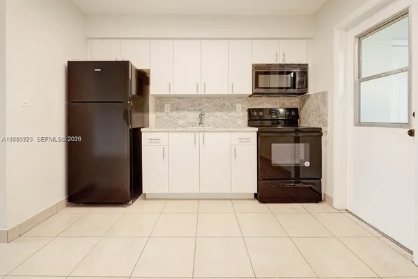 $2,300 | 9391 Northwest 5th Avenue, Unit 9393, Miami, FL 33150