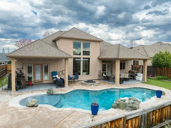 $580,000 | 964 Pumpkin Ridge, Eagle Point, OR 97524