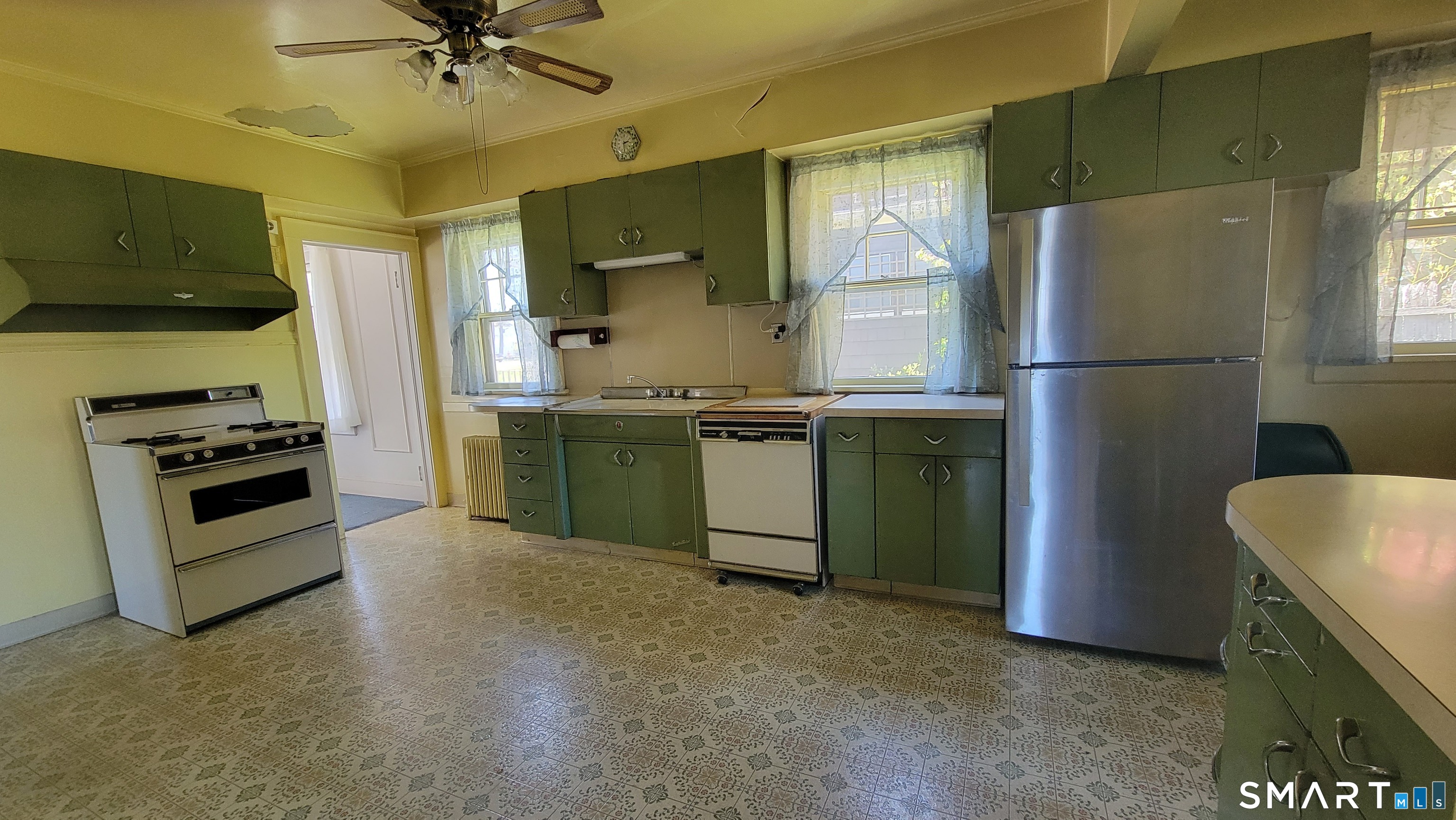 3460 Main Street Bridgeport, CT 06606 - Photo 19 of 21