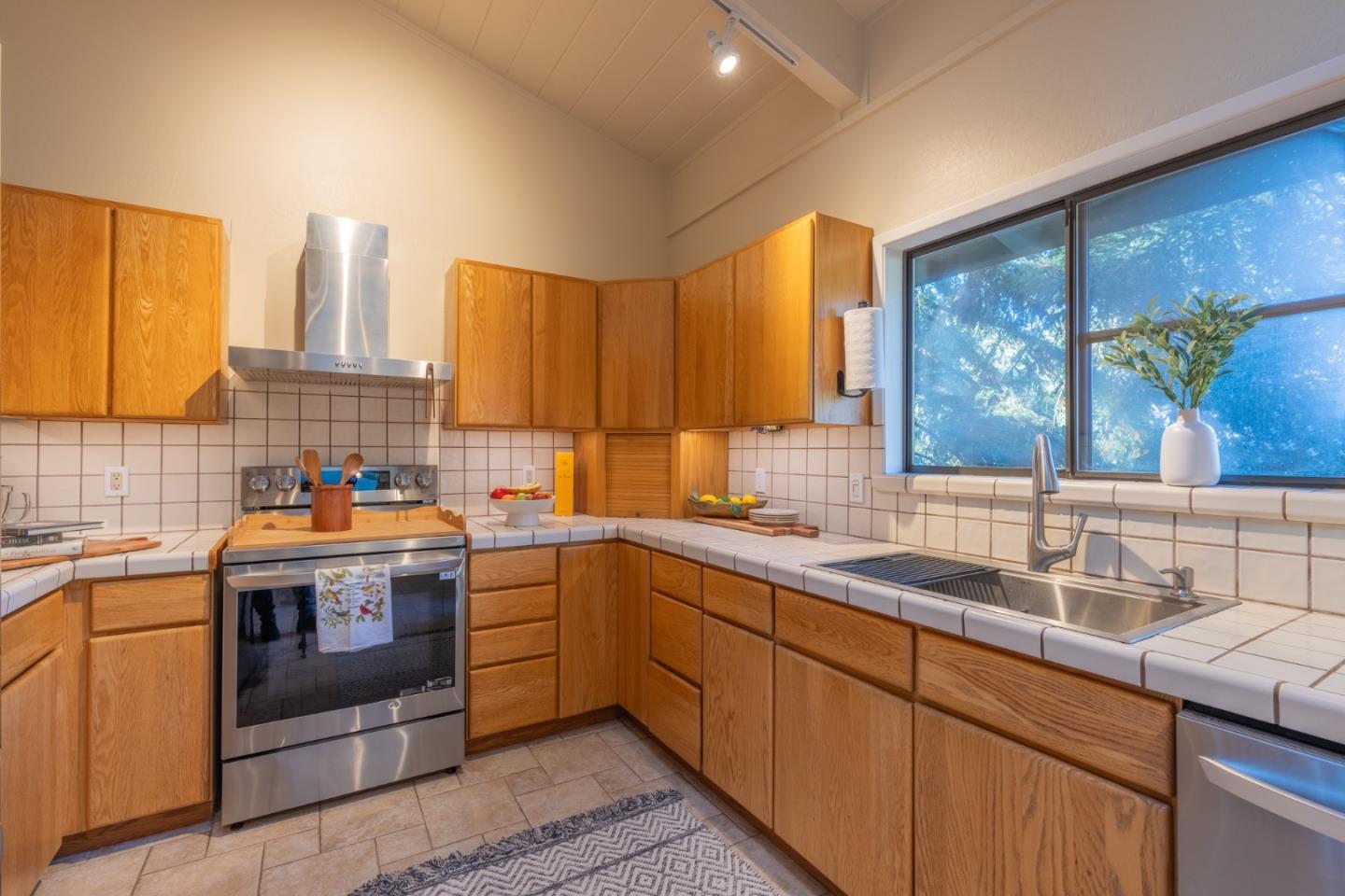 1125 Alta Mesa Road Monterey, CA 93940 - Photo 16 of 36