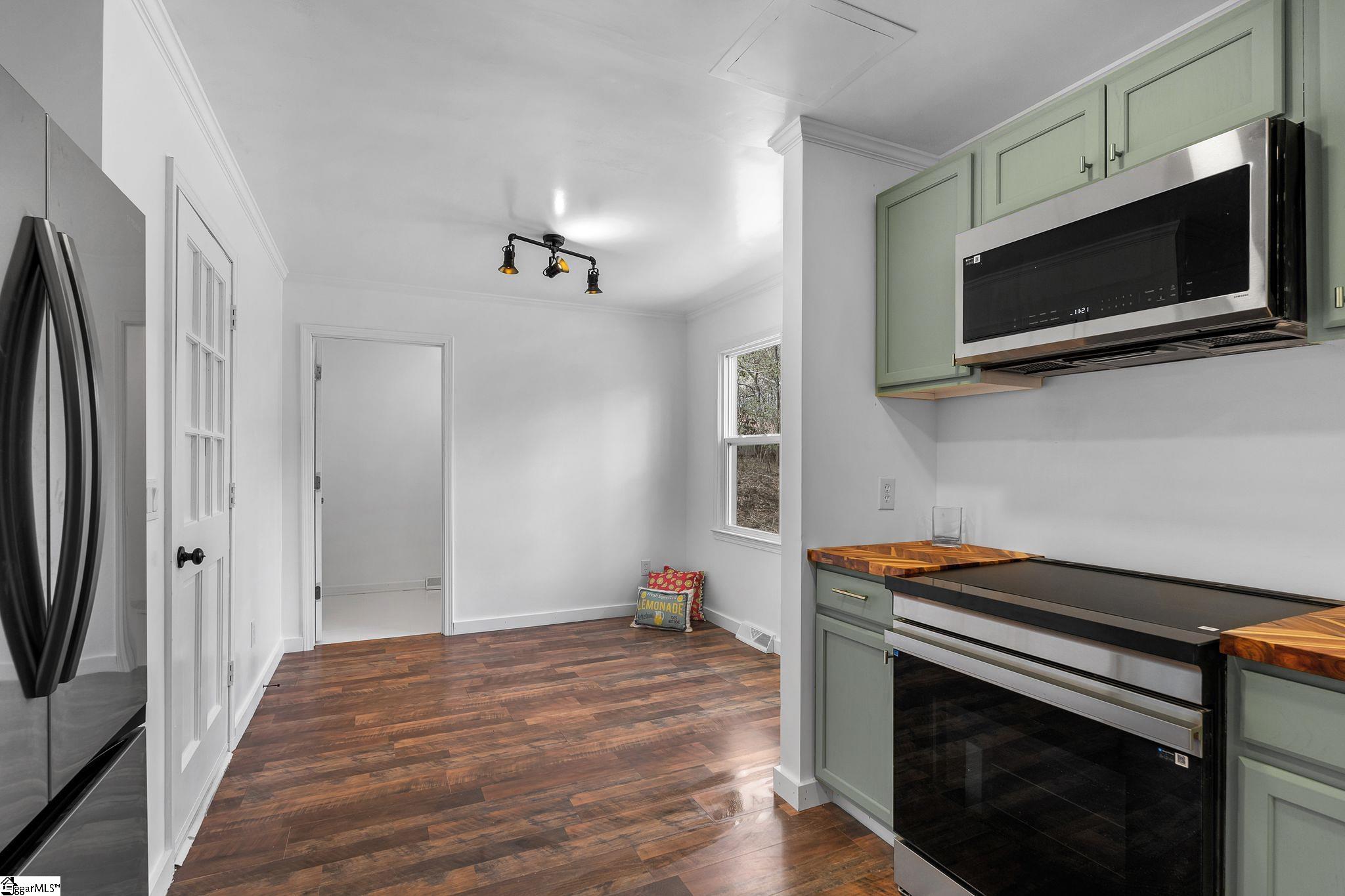 127 Robinwood Lane Pelzer, SC 29669 - Photo 9 of 44