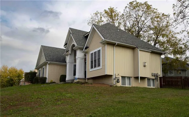 $389,000 | 516 Westgate Court, Warrensburg, MO 64093