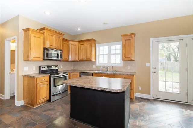 $389,000 | 516 Westgate Court, Warrensburg, MO 64093