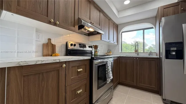 $292,000 | 9440 West Flagler Street, Unit 306, Miami, FL 33174