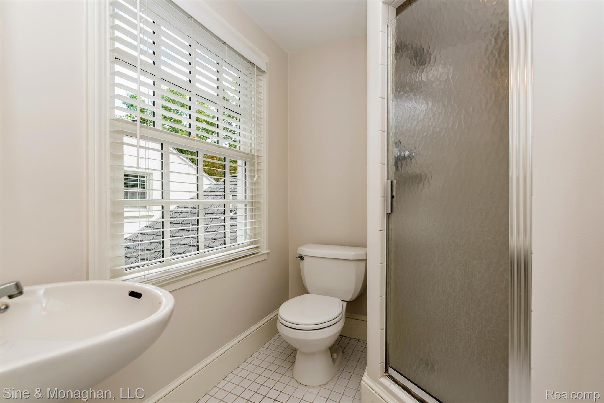 342 Touraine Road Grosse Pointe, MI 48236 - Photo 31 of 49 DSC_5062.jpg