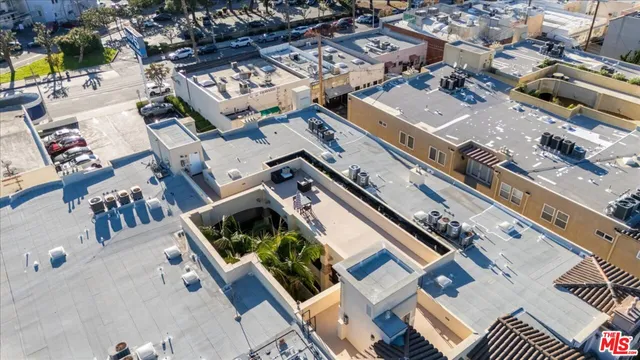 $4,495 | 12026 Hoffman Street, Unit 303, Studio City, CA 91604