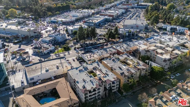 $4,495 | 12026 Hoffman Street, Unit 303, Studio City, CA 91604
