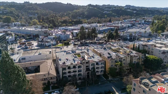 $4,495 | 12026 Hoffman Street, Unit 303, Studio City, CA 91604