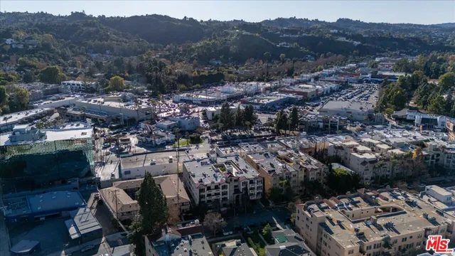 $4,495 | 12026 Hoffman Street, Unit 303, Studio City, CA 91604