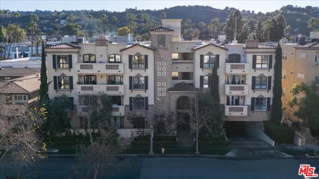 $4,495 | 12026 Hoffman Street, Unit 303, Studio City, CA 91604