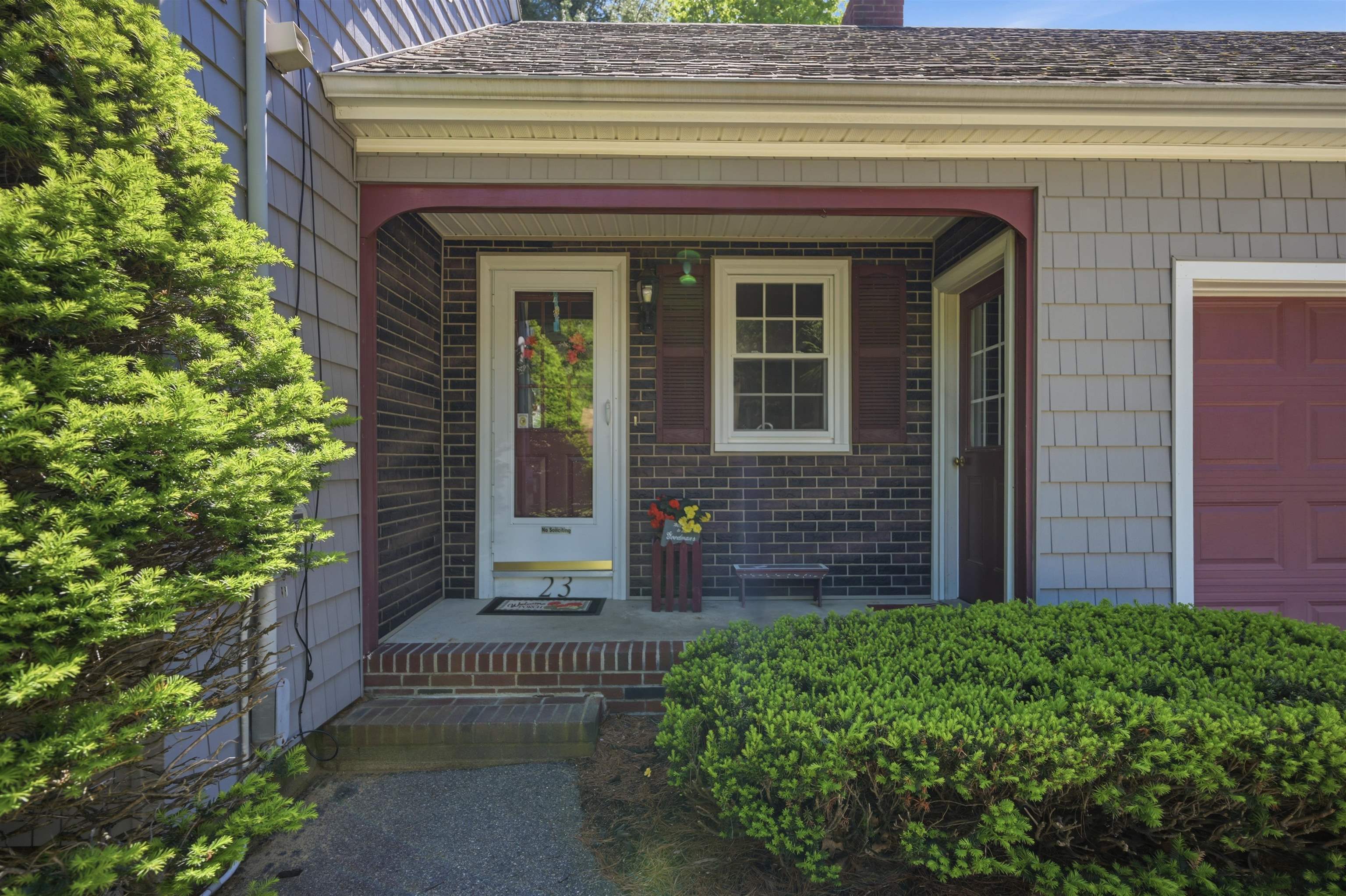 23 Rustic Lane Plaistow, NH 03865 - Photo 2 of 50