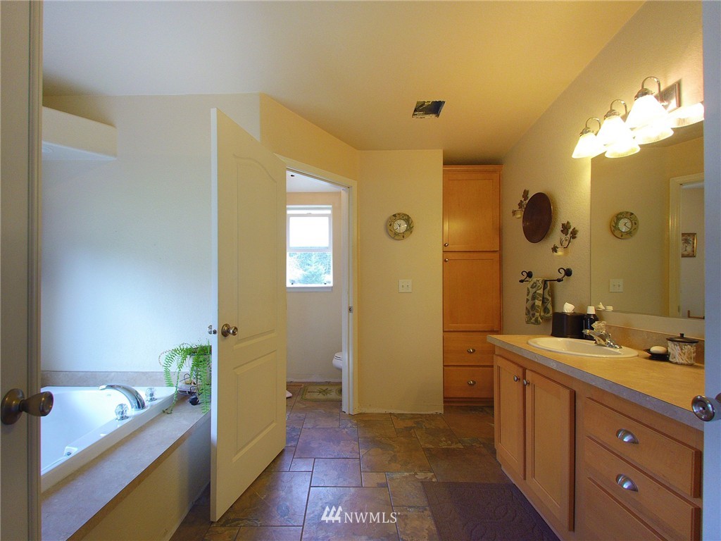 1553 Township Line Road Port Angeles, WA 98362 - Photo 13 of 25