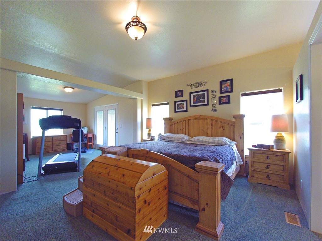 1553 Township Line Road Port Angeles, WA 98362 - Photo 15 of 25