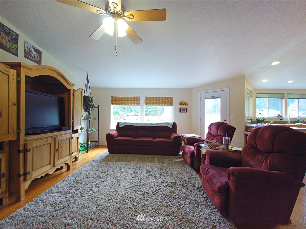 1553 Township Line Road Port Angeles, WA 98362 - Photo 10 of 25