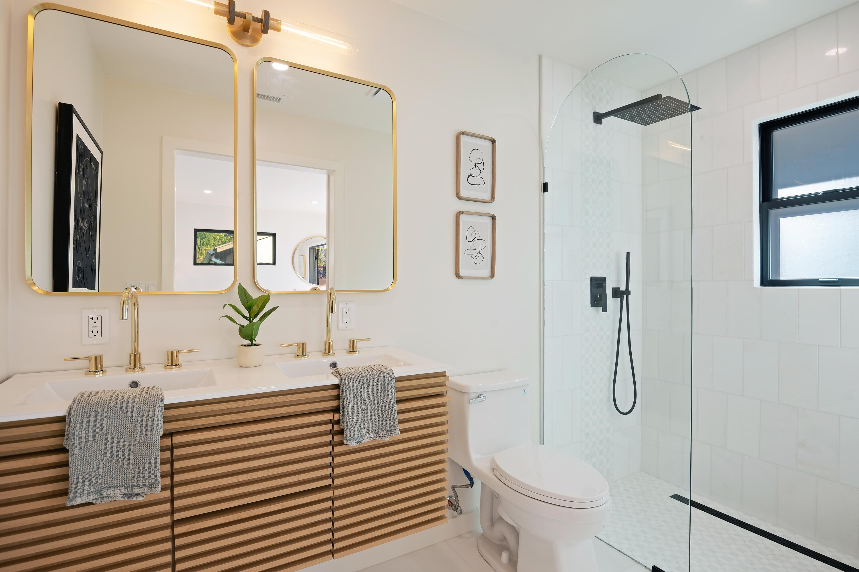 501 Northview Road Santa Barbara, CA 93105 - Photo 13 of 31 a bathroom with a sink toilet and shower