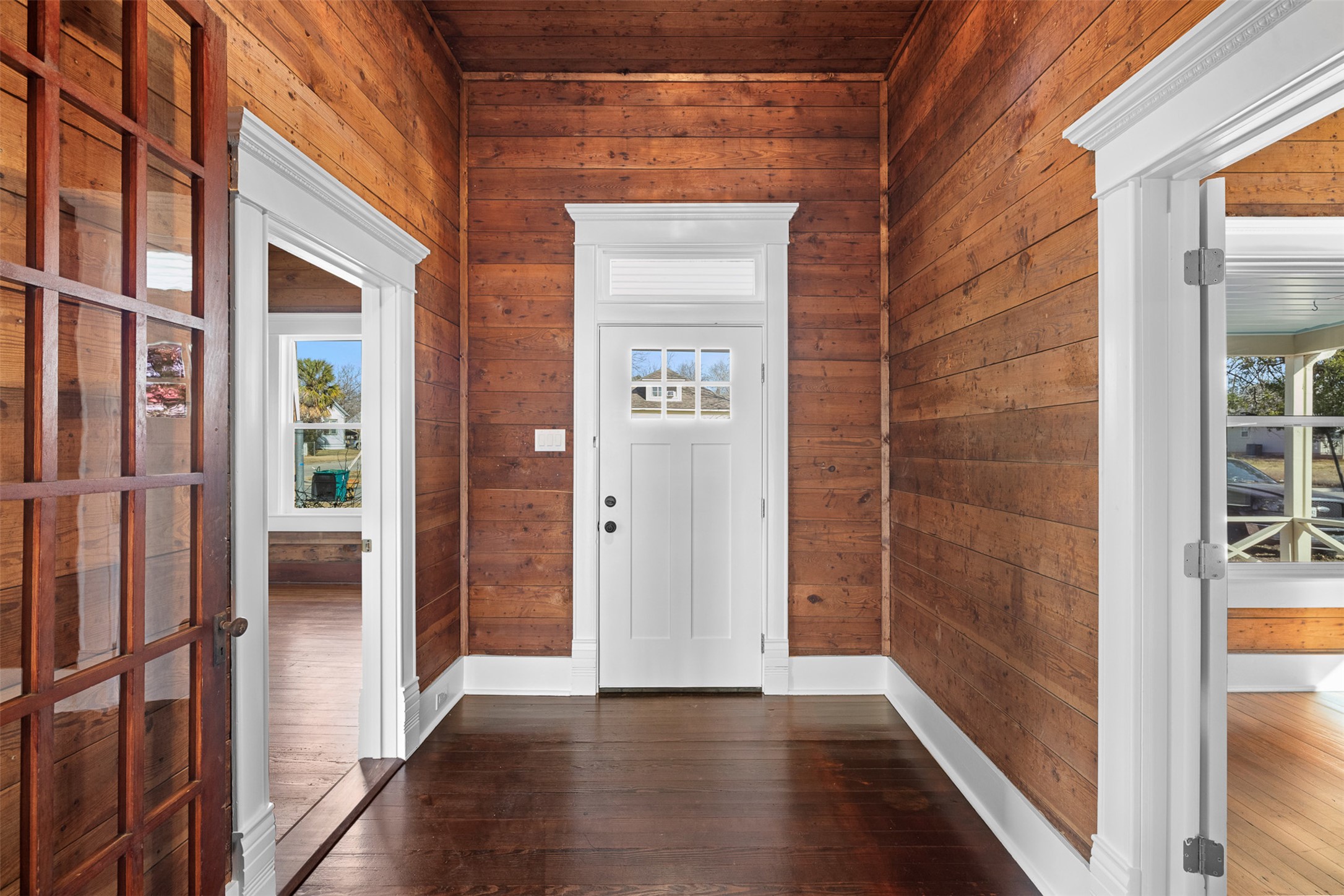 1019 West 4th Street Taylor, TX 76574 - Photo 4 of 20 a view of wooden door