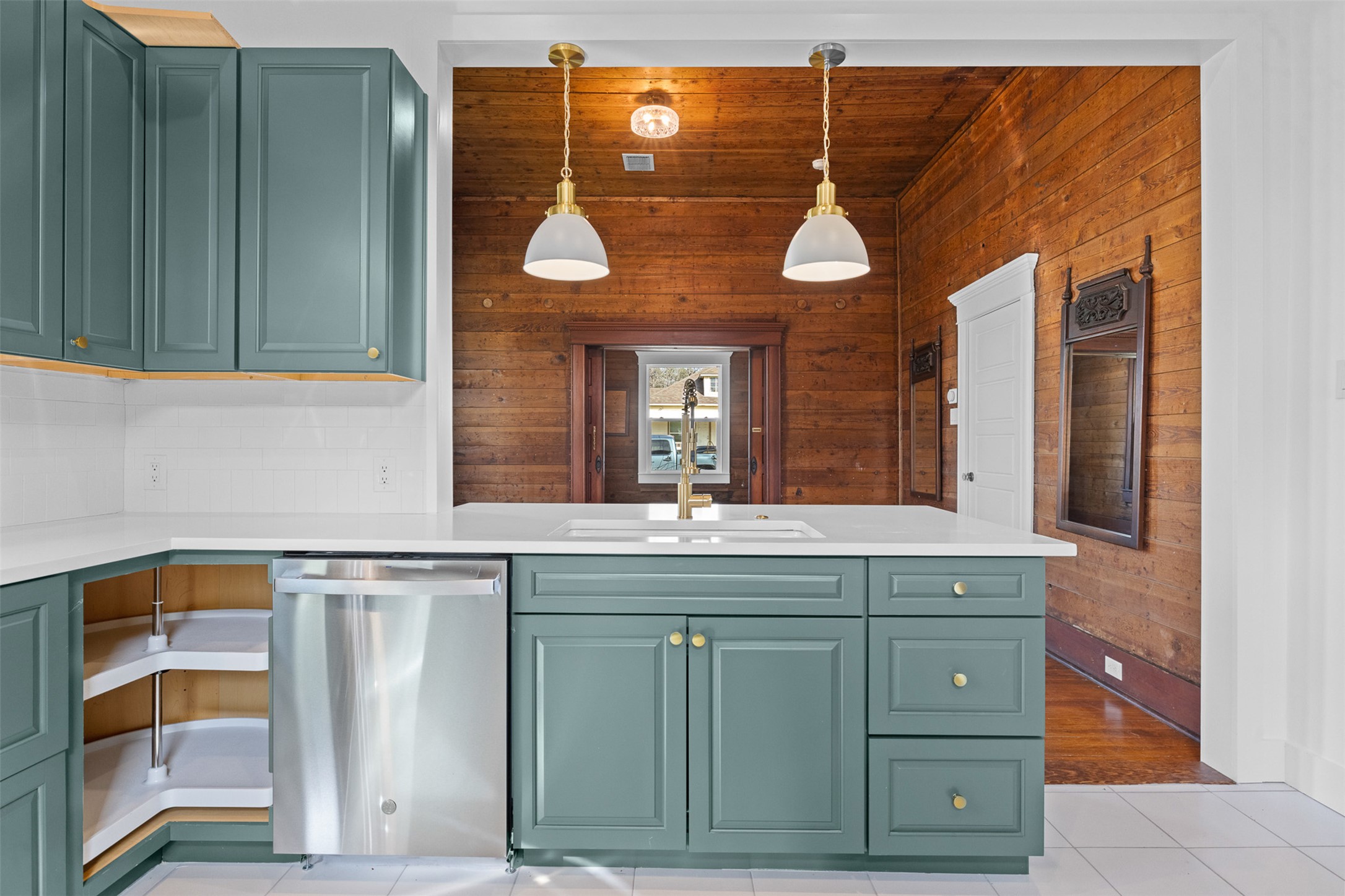 1019 West 4th Street Taylor, TX 76574 - Photo 8 of 20