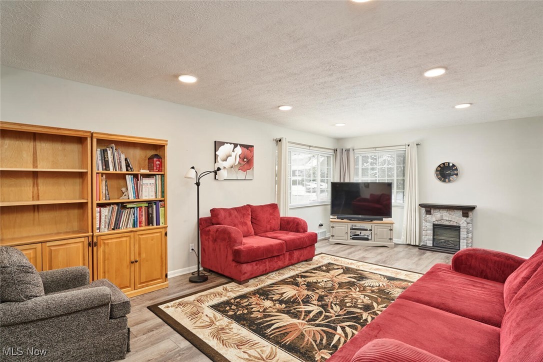 395 Massillon Road Akron, OH 44312 - Photo 3 of 16 Gallery Image 3