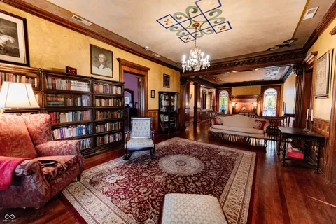 $749,995 | 825 East Washington Street, Muncie, IN 47305