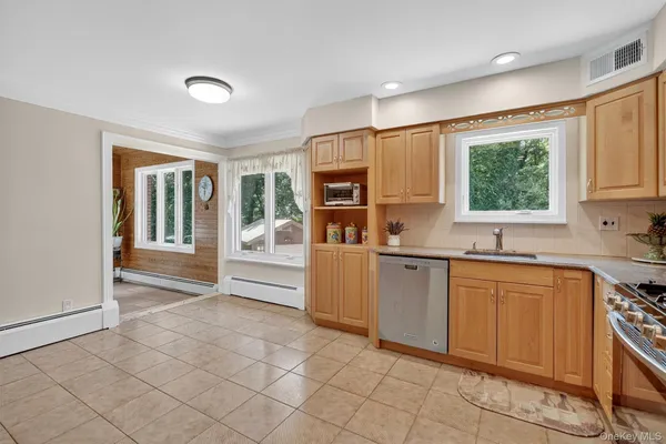 $942,800 | 10 Wesley Court, Congers, NY 10920